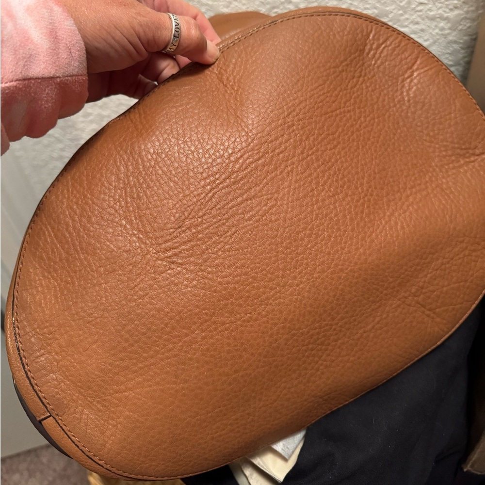 Tory Burch Tan Hobo Bag - Picture 14 of 16